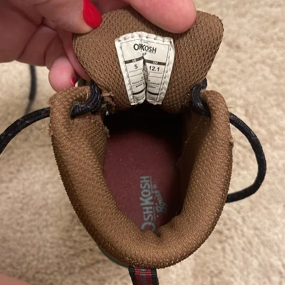 OshKosh b’gosh boots - Picture 2 of 5